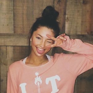 Meet your Posher, Courtney